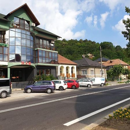 شقة Călimăneşti  في Apartament Relax المظهر الخارجي الصورة