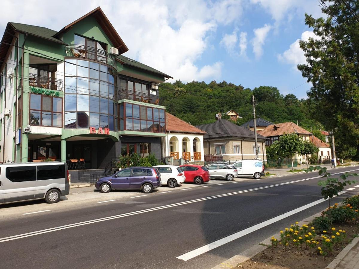 شقة Călimăneşti  في Apartament Relax المظهر الخارجي الصورة